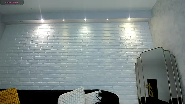 KatieNolan 1 online show from February 8, 2025, 7:27 pm