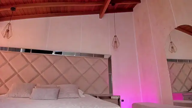 KatieNolan 1 online show from March 19, 2025, 9:48 pm