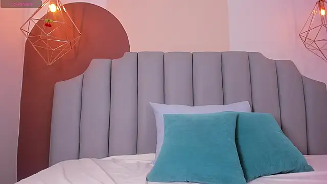 tammylee  online show from March 5, 2025, 3:40 am