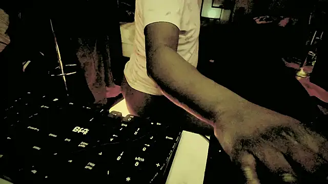 Pressure69mee online show from February 12, 2025, 4:00 pm