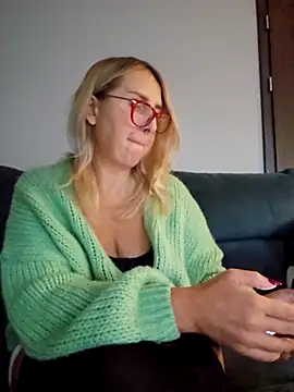 MariaRichi  online show from November 9, 2025, 7:39 am