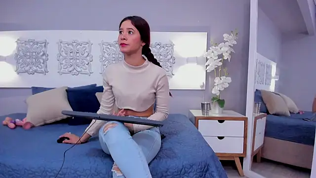 adelaa 11 online show from March 17, 2025, 12:57 pm