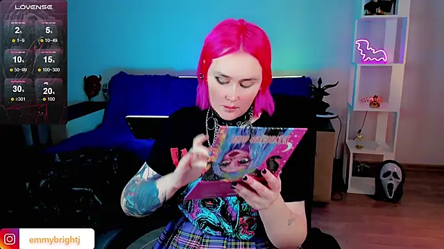 Snapshot of Emmybrightj_ chatting on January 28, 2025, 1:18 am Emmybrightj  online show from January 28, 2025, 1:18 am