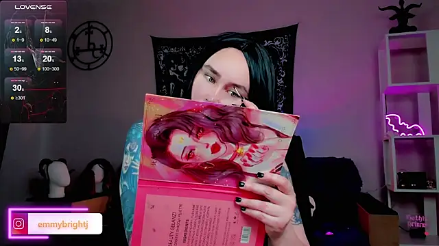 Snapshot of Emmybrightj_ chatting on March 19, 2025, 1:32 am Emmybrightj  online show from March 19, 2025, 1:32 am