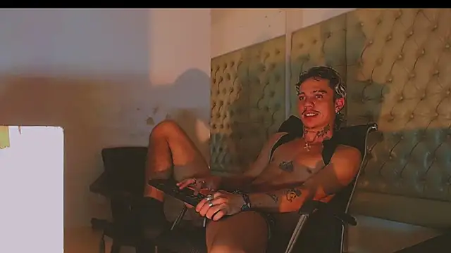 HannibalLester online show from February 23, 2025, 1:24 am