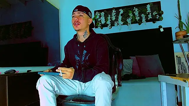 HannibalLester online show from April 8, 2026, 3:28 am