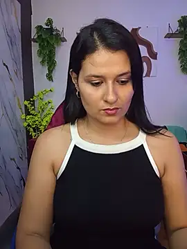 Snapshot of elena_jonees chatting on June 4, 2026, 8:37 pm elena jonees online show from June 4, 2026, 8:37 pm