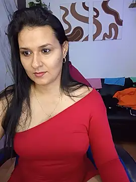 Snapshot of elena_jonees chatting on June 5, 2026, 8:36 pm elena jonees online show from June 5, 2026, 8:36 pm