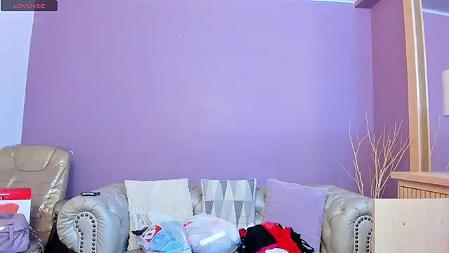 nathalie rossel online show from December 3, 2025, 7:01 pm