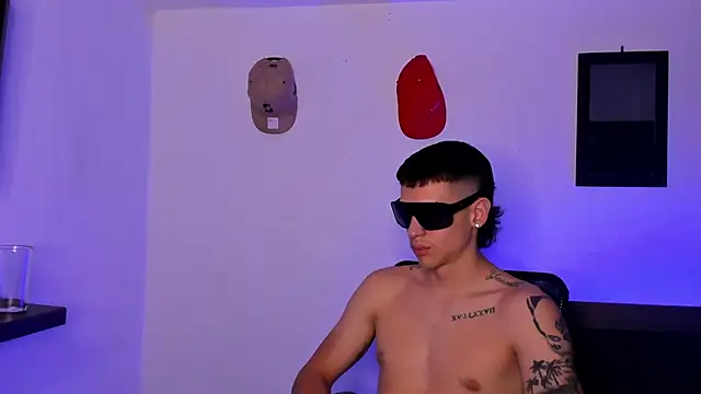 Dimitri higth420 online show from September 14, 2025, 11:59 pm