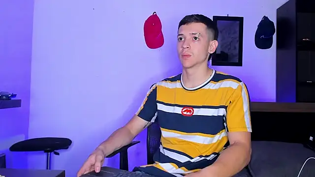 Dimitri higth420 online show from September 18, 2025, 8:55 pm