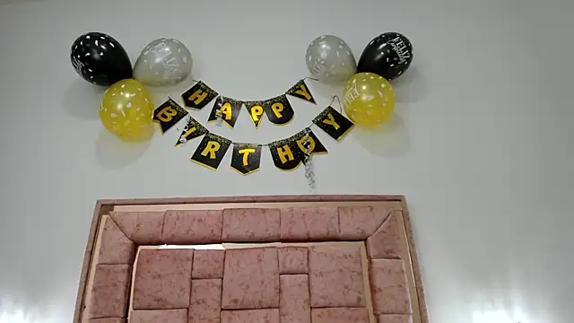 zoee lovv online show from December 21, 2024, 10:06 am