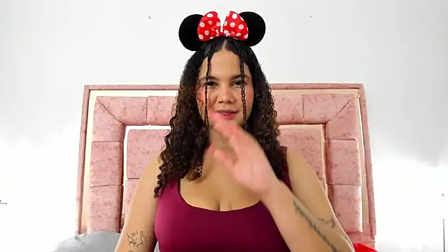 zoee lovv online show from January 16, 2025, 6:25 am