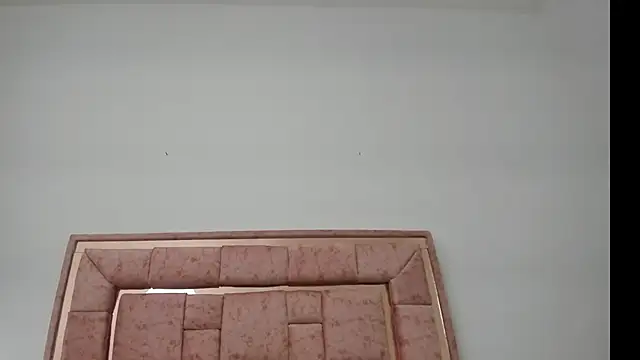 zoee lovv online show from February 27, 2025, 9:54 am