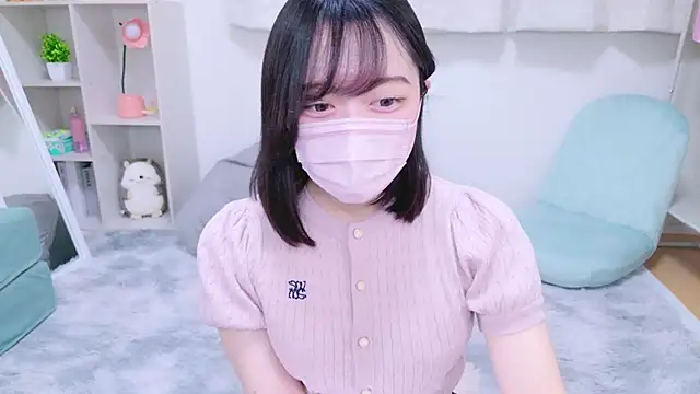 Snapshot of Yurie_ chatting on December 4, 2024, 2:42 am Yurie  online show from December 4, 2024, 2:42 am