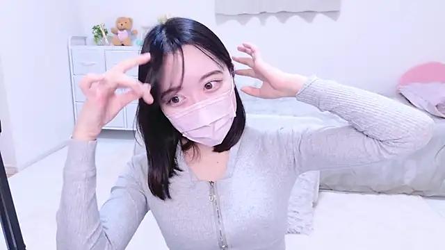 Snapshot of Yurie_ chatting on January 25, 2025, 11:13 am Yurie  online show from January 25, 2025, 11:13 am