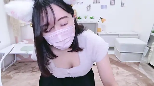 Snapshot of Yurie_ chatting on February 22, 2025, 11:13 am Yurie  online show from February 22, 2025, 11:13 am