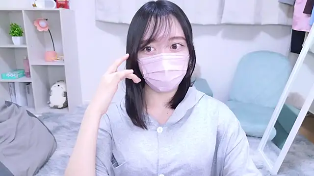 Snapshot of Yurie_ chatting on March 7, 2025, 10:10 pm Yurie  online show from March 7, 2025, 10:10 pm