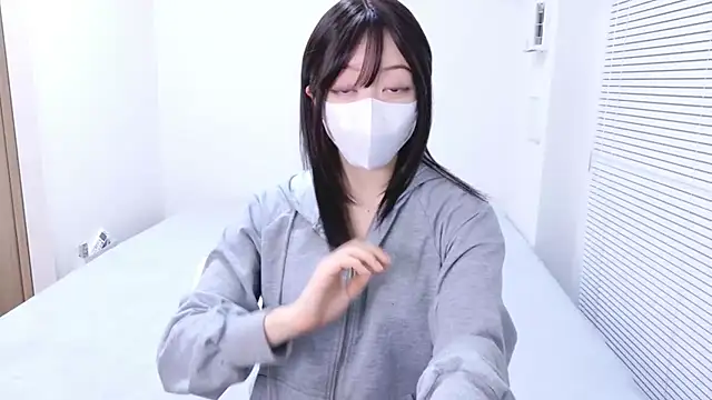 Yurie  online show from January 17, 2026, 1:38 pm