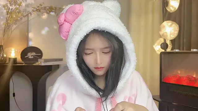 xiaodaibabyy online show from December 24, 2024, 12:55 pm