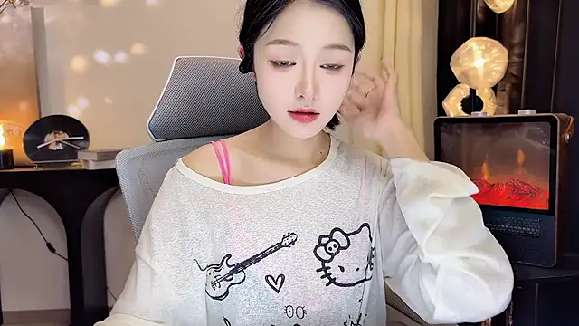 xiaodaibabyy online show from February 11, 2025, 4:56 pm