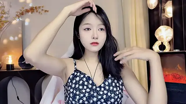 xiaodaibabyy online show from March 1, 2025, 1:51 pm