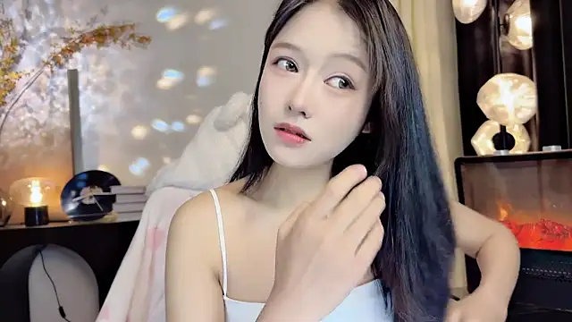 xiaodaibabyy online show from March 3, 2025, 1:42 pm