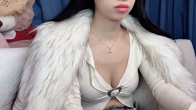 Lili-2 online show from March 11, 2026, 2:23 pm