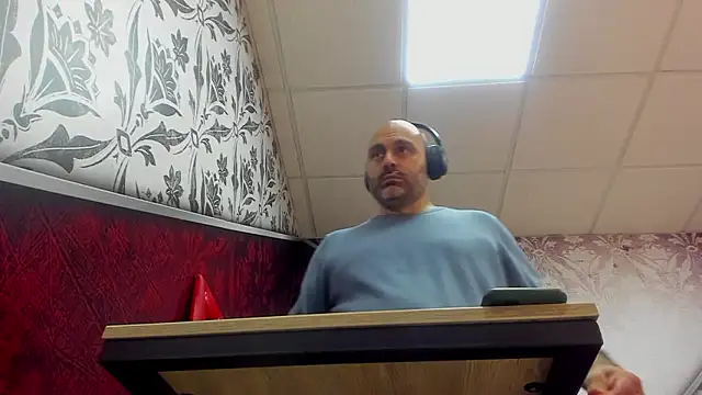 Gabriel Harmant online show from December 2, 2024, 1:46 pm