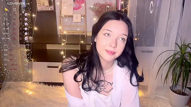 EmmaKittyCat online show from November 26, 2025, 7:59 pm