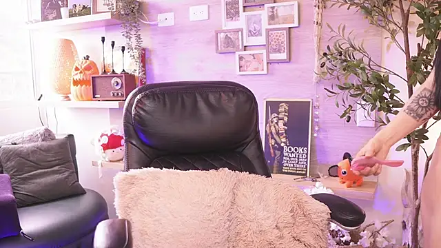 Dear Morgan online show from October 30, 2025, 7:47 pm