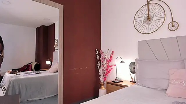 Makena gh online show from October 22, 2025, 4:24 am