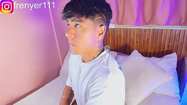 kiing azahell online show from March 31, 2026, 1:40 am