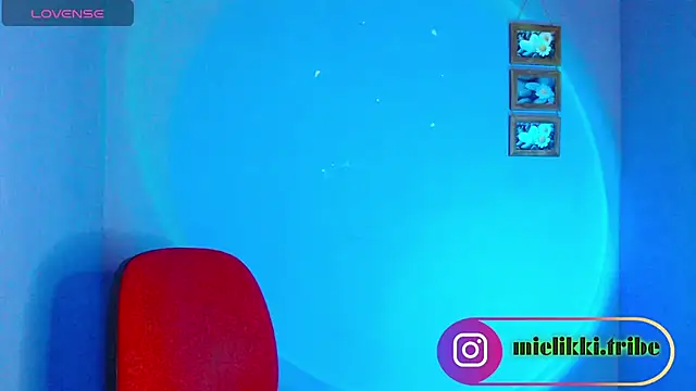 Snapshot of mielikki001 chatting on December 21, 2024, 6:41 am mielikki001 online show from December 21, 2024, 6:41 am