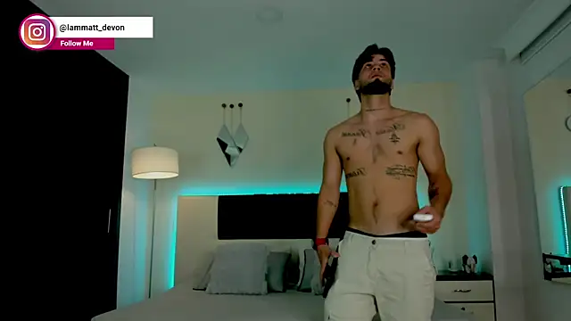 MattDevon online show from November 26, 2025, 3:40 am