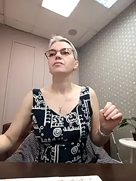 Cutie Erikaa1 online show from December 3, 2025, 2:41 am