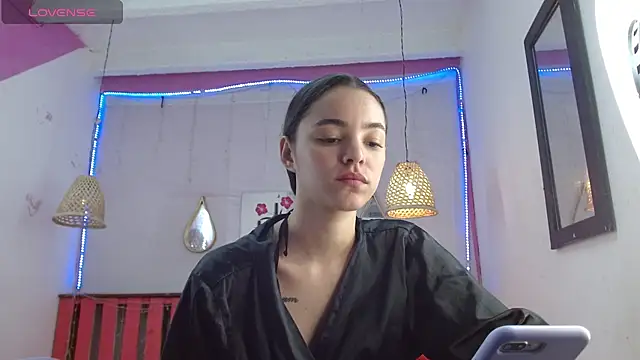 Mia-kalinfa online show from December 28, 2024, 5:46 pm