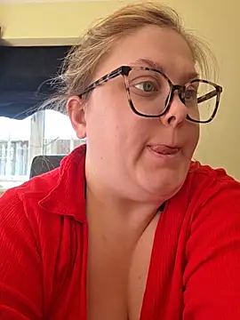 Tallulah-mae-xoxox online show from May 24, 2026, 1:16 pm