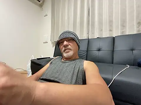 Grandpa29hijii online show from October 15, 2025, 1:33 pm