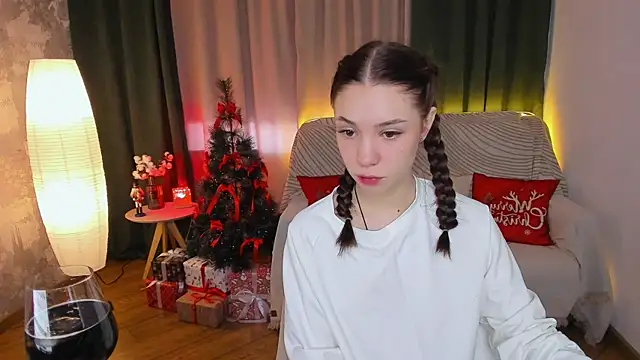 MilliBrown  online show from December 17, 2024, 7:07 am