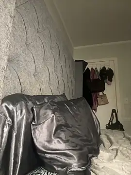 Snapshot of camiliaskye chatting on September 14, 2025, 4:11 am camiliaskye online show from September 14, 2025, 4:11 am