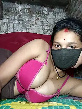 Hoty girl 143 online show from May 11, 2026, 3:01 am
