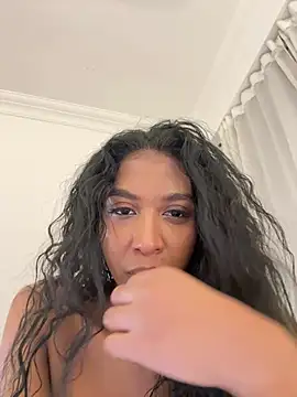 IamCrystal2 online show from May 16, 2026, 12:29 am
