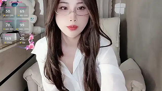 Blossom-666 online show from September 18, 2025, 2:52 pm