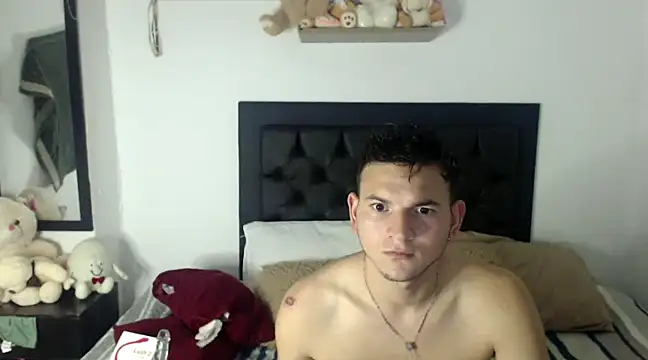 Latin Boy24 online show from February 23, 2025, 7:07 pm