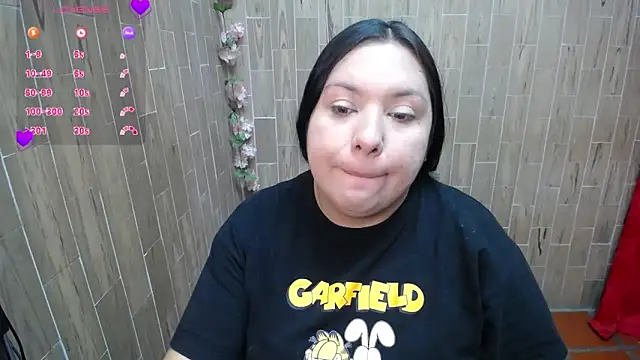 solyeria online show from September 25, 2025, 2:04 am