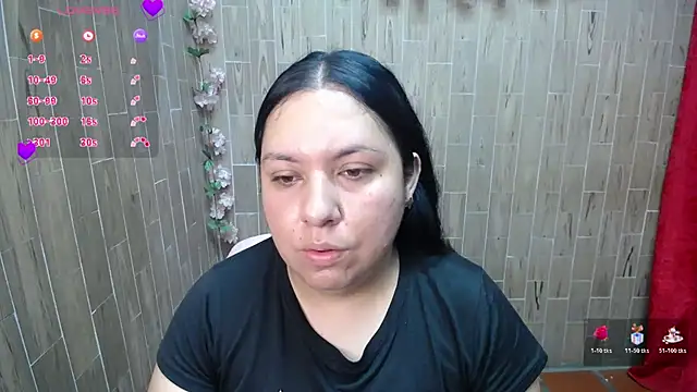 solyeria online show from November 4, 2025, 6:07 pm