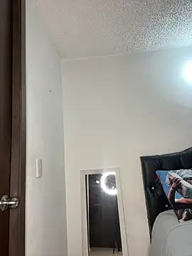 sophijenner online show from February 18, 2025, 4:58 am