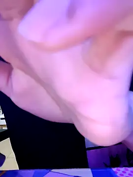 Snapshot of incubo-succubus chatting on March 16, 2025, 4:20 am incubo-succubus online show from March 16, 2025, 4:20 am