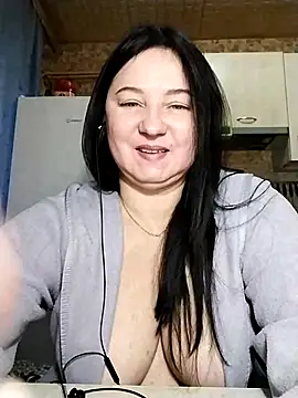 Snapshot of Holly-69 chatting on February 16, 2025, 3:05 pm Holly-69 online show from February 16, 2025, 3:05 pm